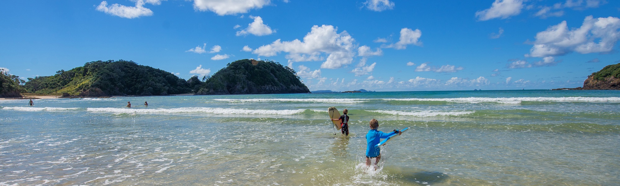 Discover-and-Explore-Content-page-header.-Family-Fun.-Matapouri.jpg